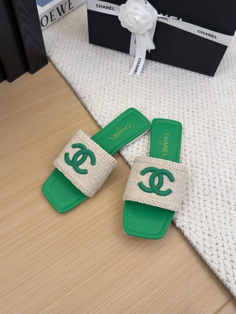 Chanel Slippers Bright 18703
