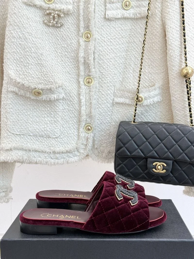 WaterResistant Chanel Slippers 18699