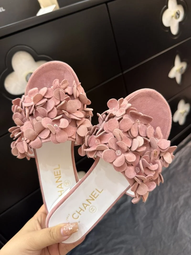 Chanel Slippers Classic 18679