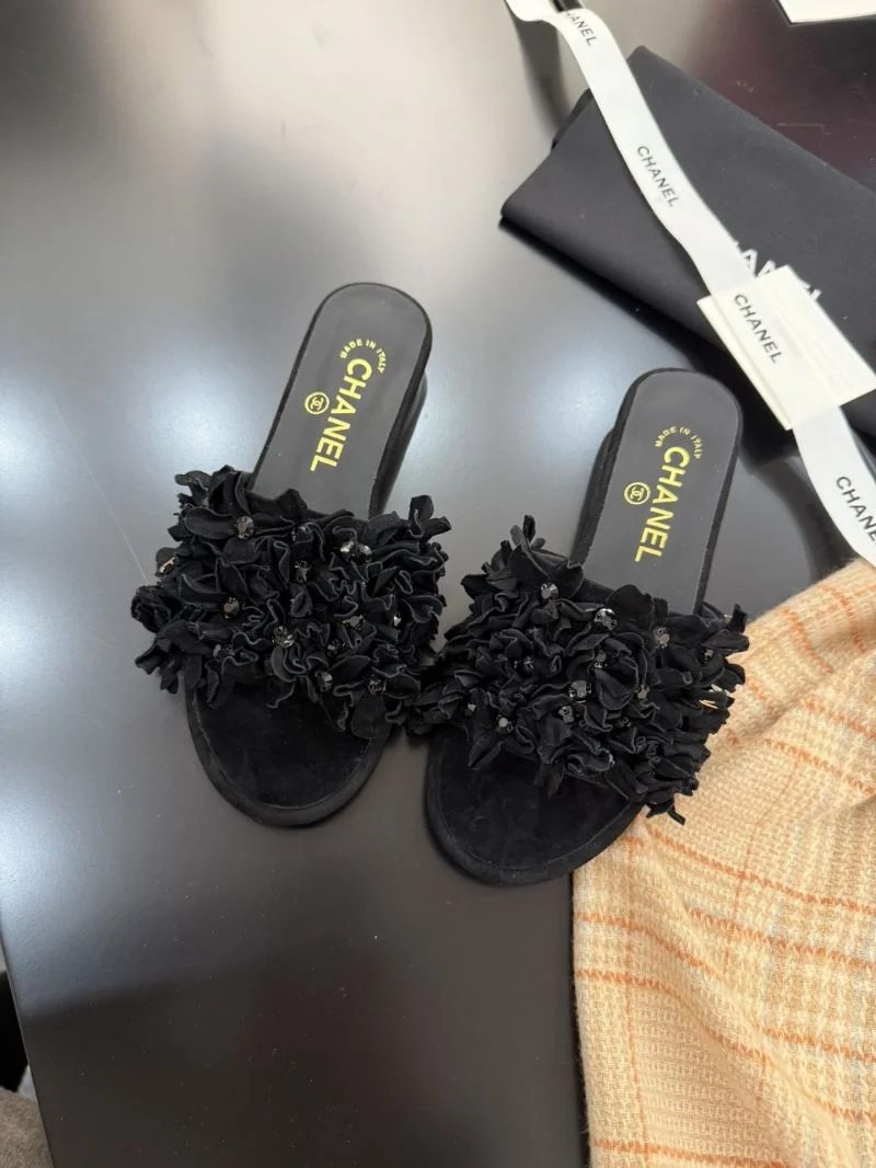 Chanel Slippers Colorful 18684