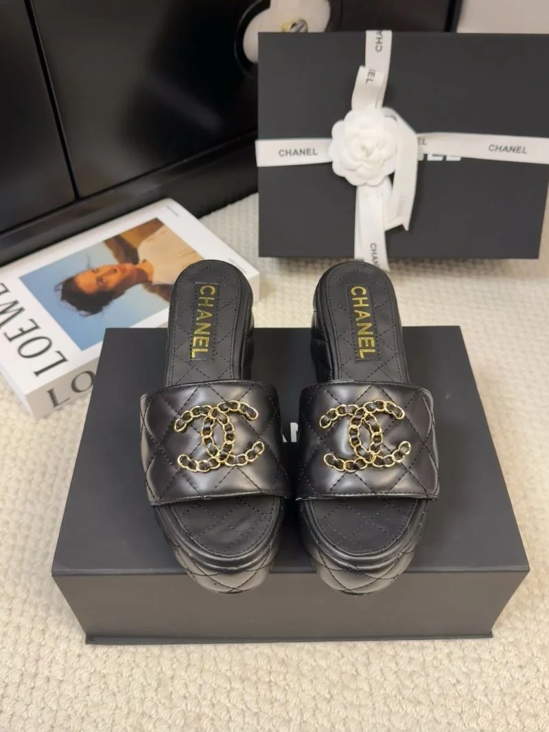 Chanel Slippers StreetReady 18658