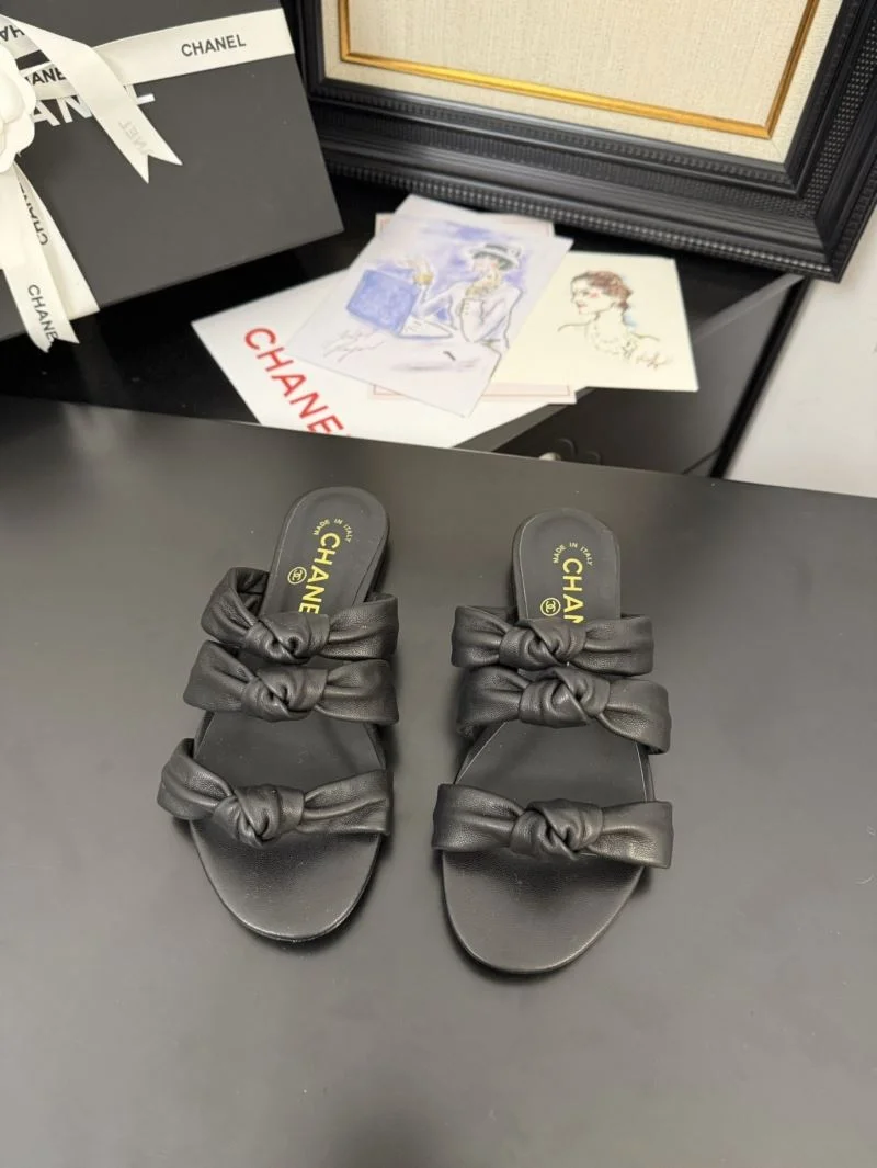 Chanel Slippers Effortless 18656
