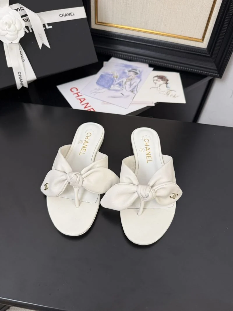 Chanel Slippers Bold 18643