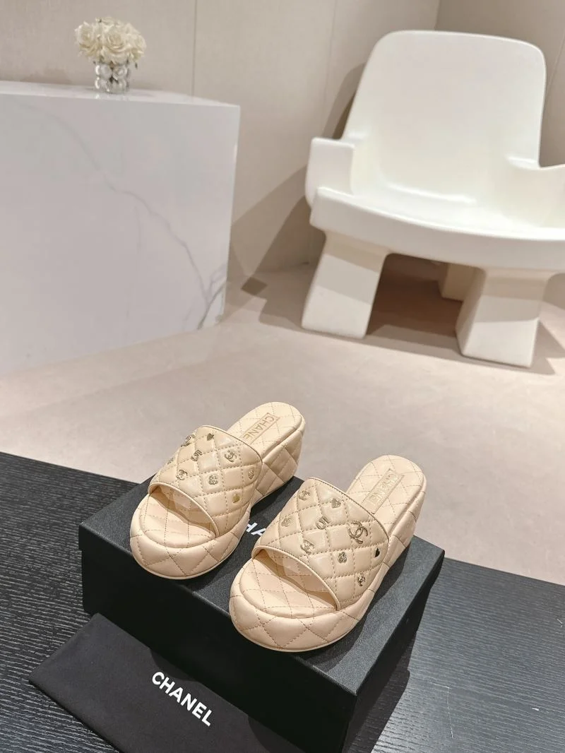 Chanel Slippers FashionForward 18638