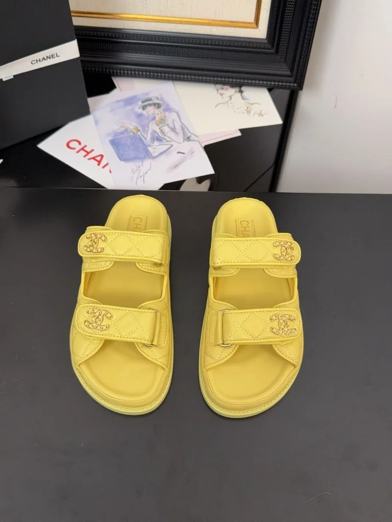 RelaxedFit Chanel Slippers 18634