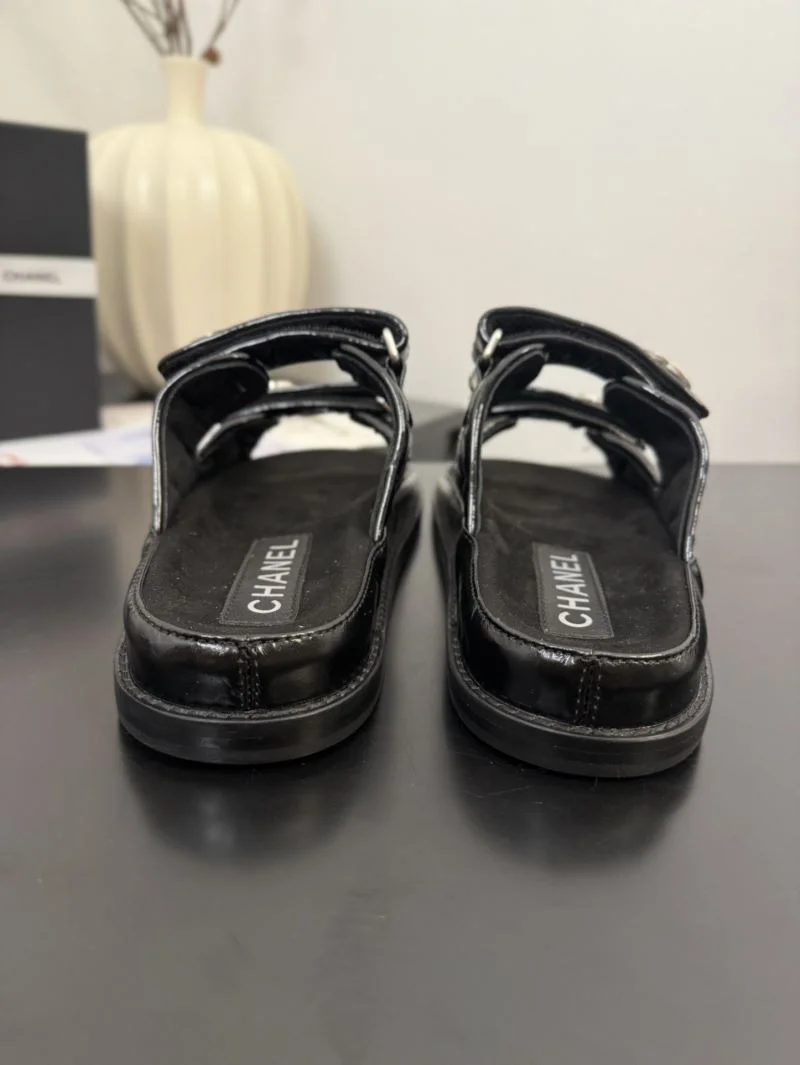 Chanel Slippers Unique 18672