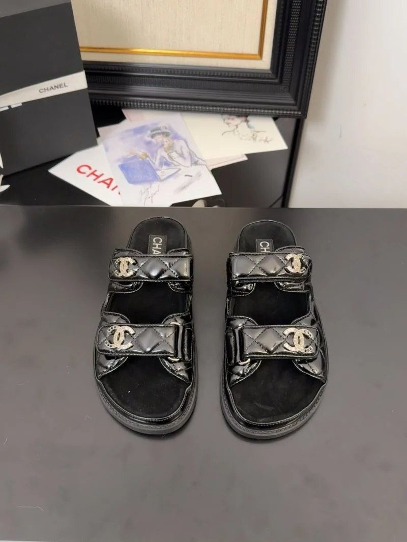 Elegant Chanel Slippers 18608