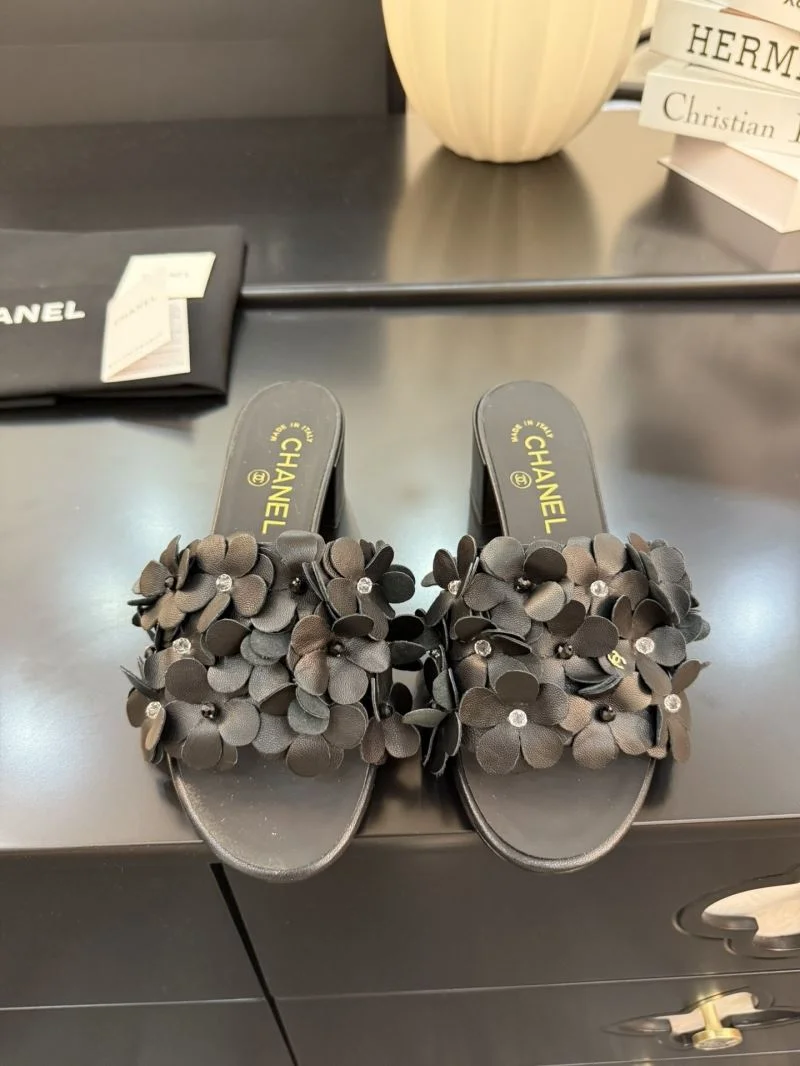 Youthful Chanel Slippers 18596
