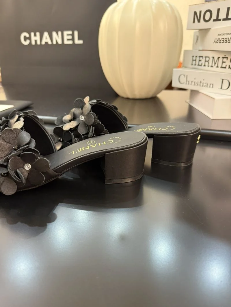 Youthful Chanel Slippers 18596