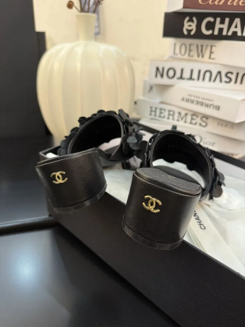 Youthful Chanel Slippers 18596