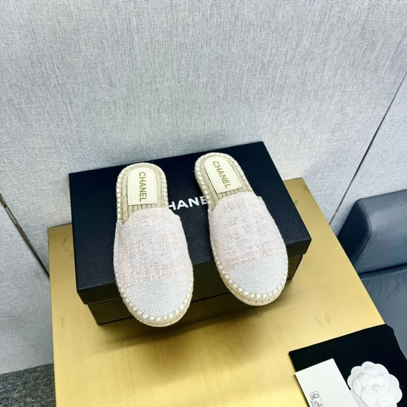 Chanel Slippers TimelessDesign 18592