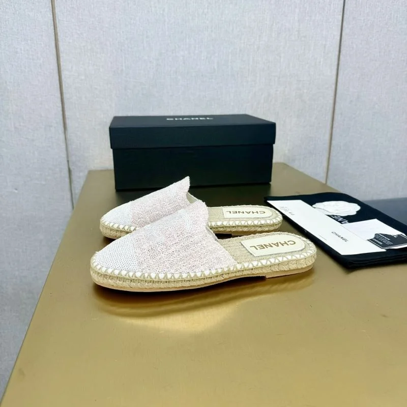 Chanel Slippers TimelessDesign 18592