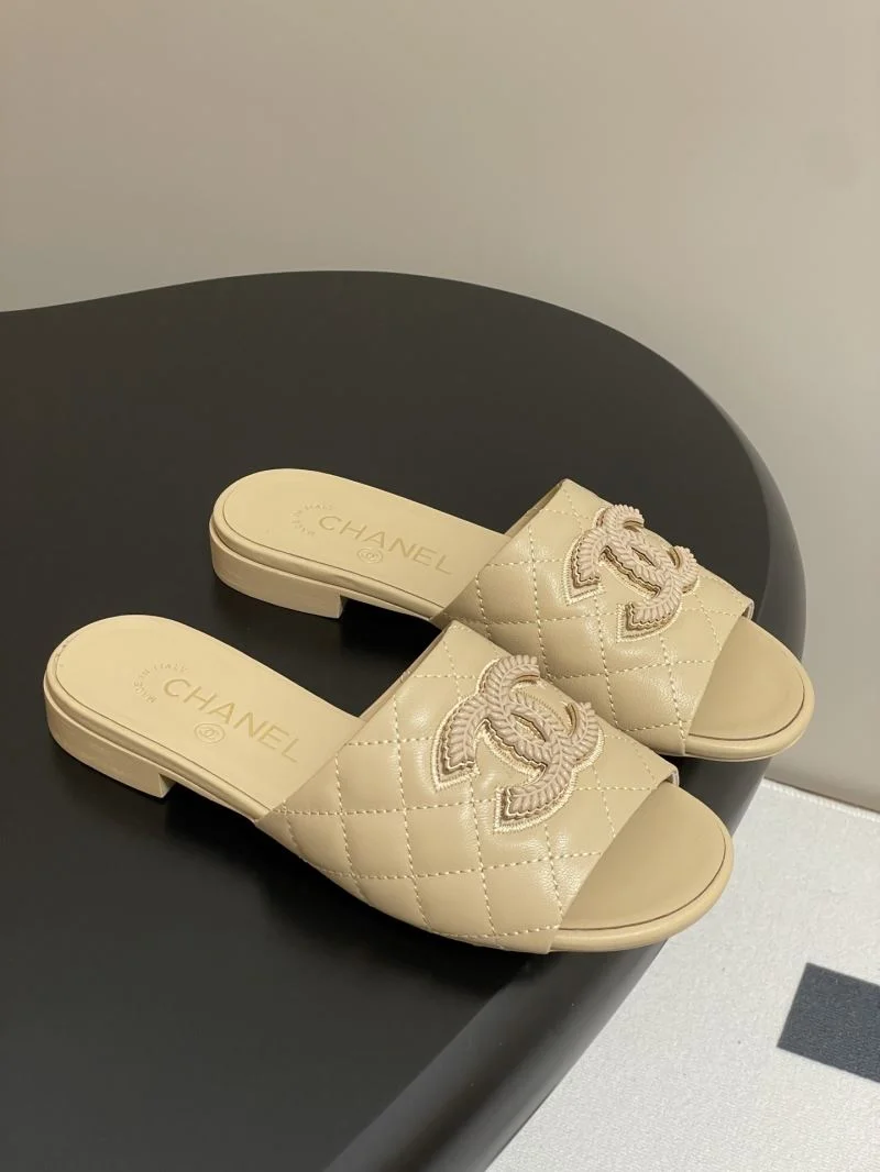 Chanel Slippers Bright 18640