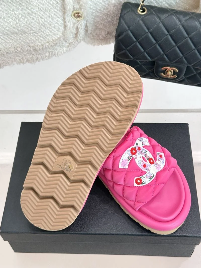 NewStyle Chanel Slippers 18569