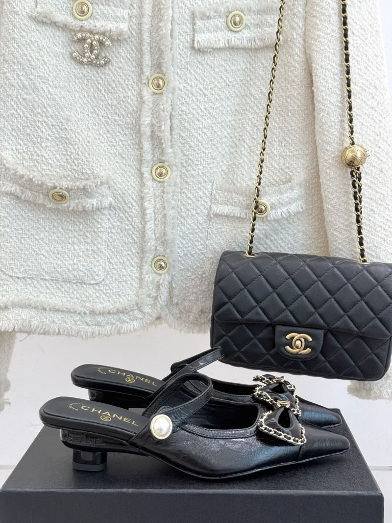 Neat Chanel Slippers 18565