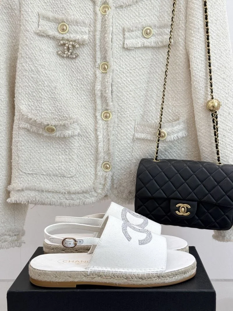Chanel Slippers Elegant 18571
