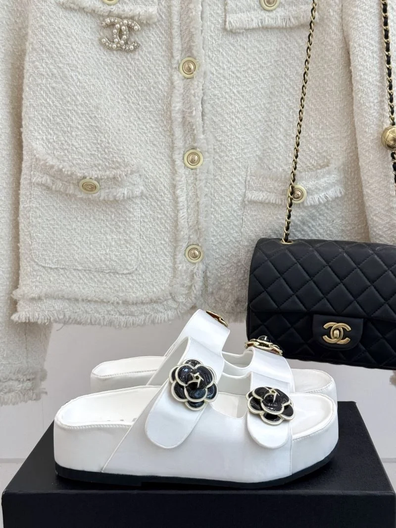 Chanel Slippers EasyCare 18559