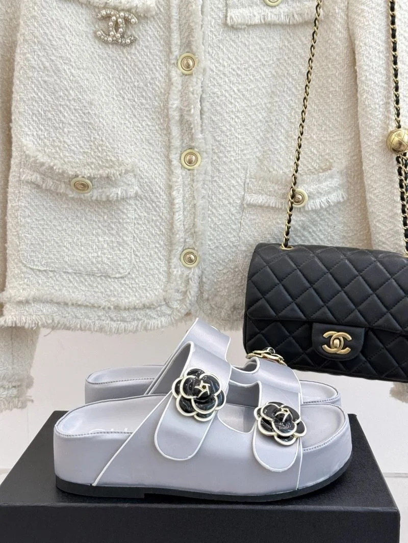 Chanel Slippers Timeless 18560
