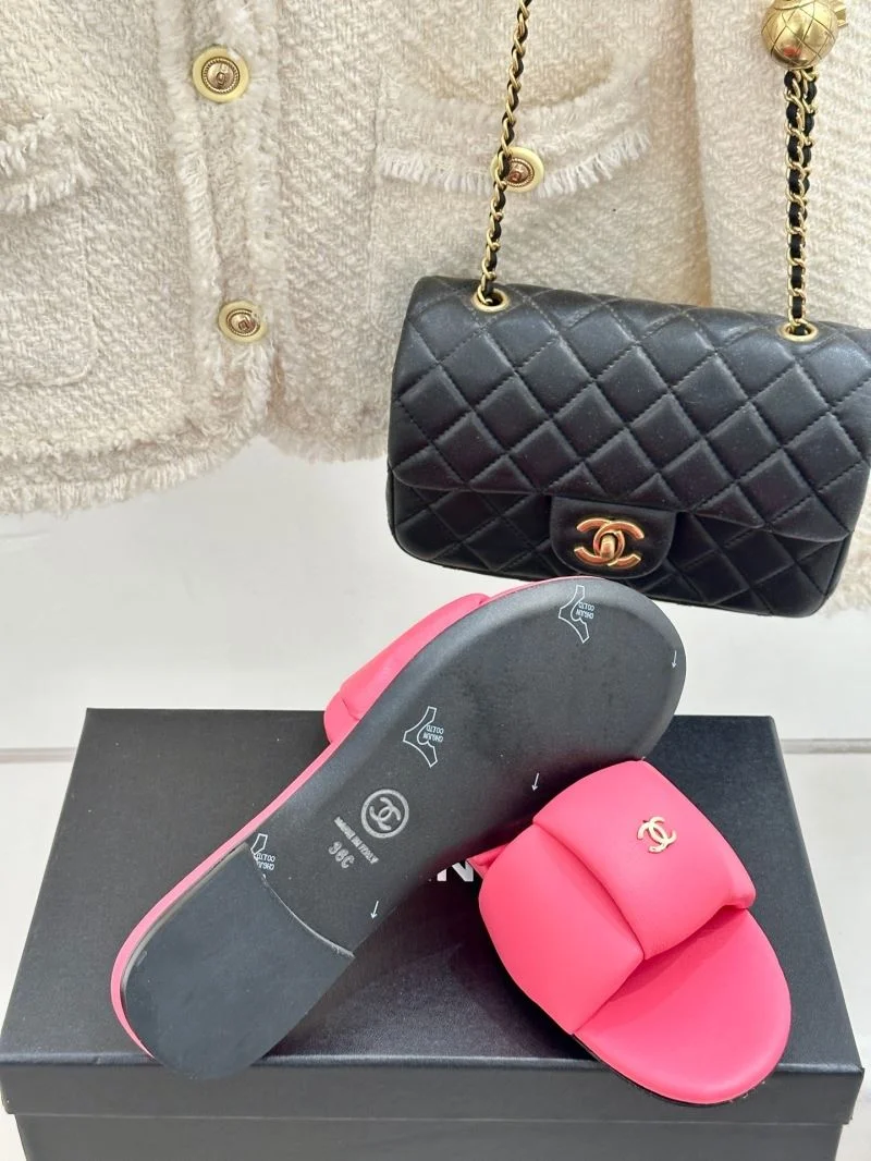 Chanel Slippers Minimalist 18553
