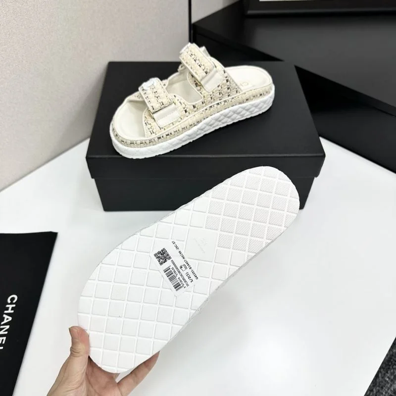 Chanel Slippers Bright 20435