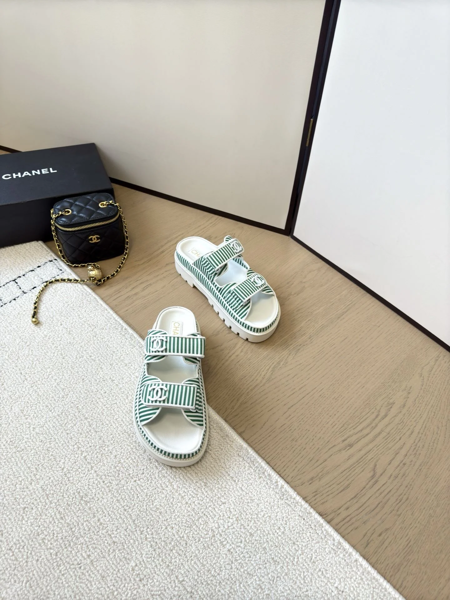Chanel Slippers Unique 17719