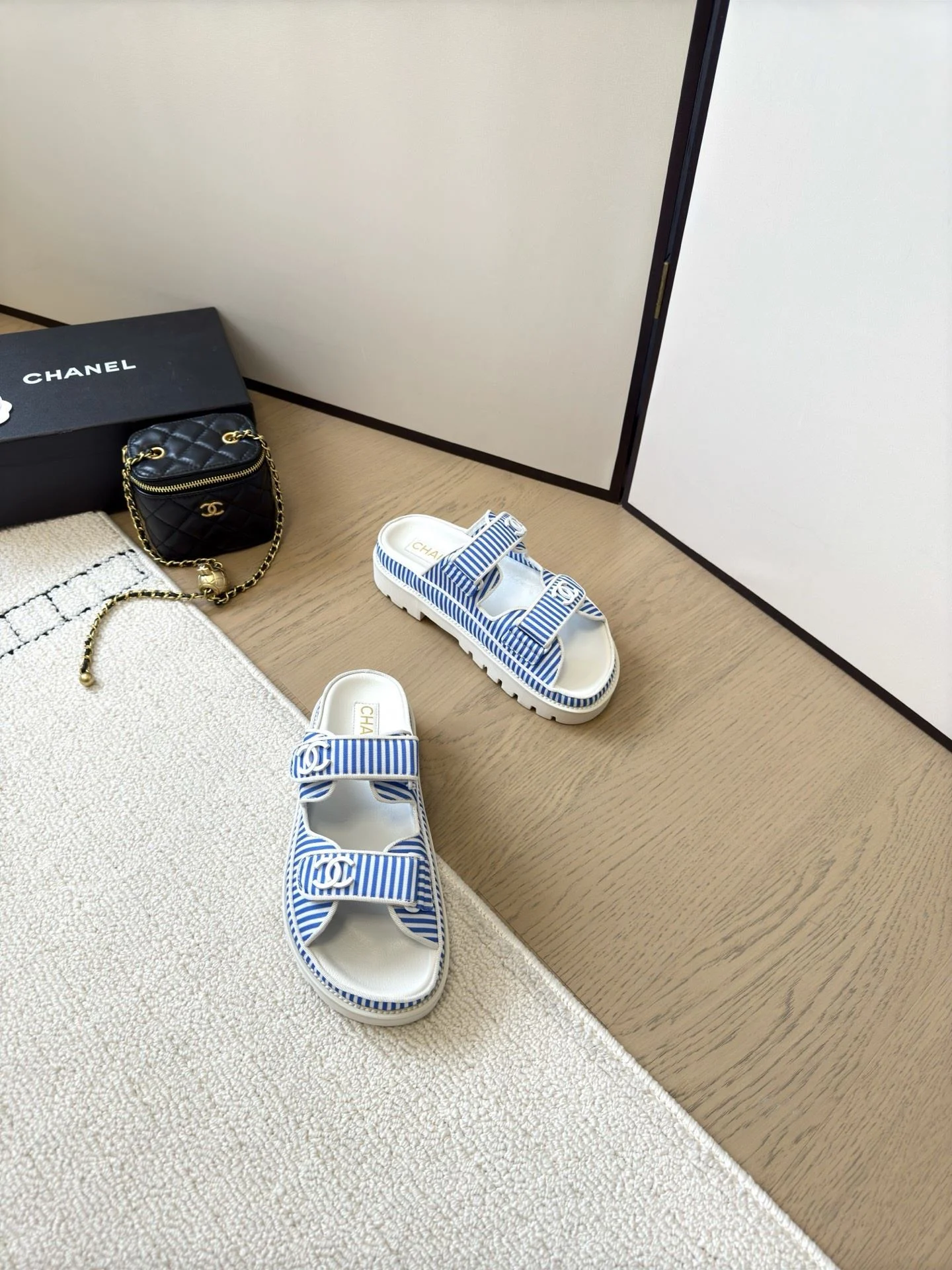 WrinkleFree Chanel Slippers 17726