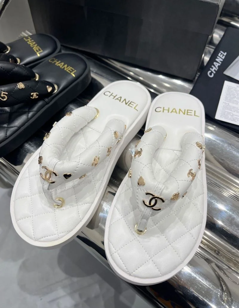 Functional Chanel Slippers 17712