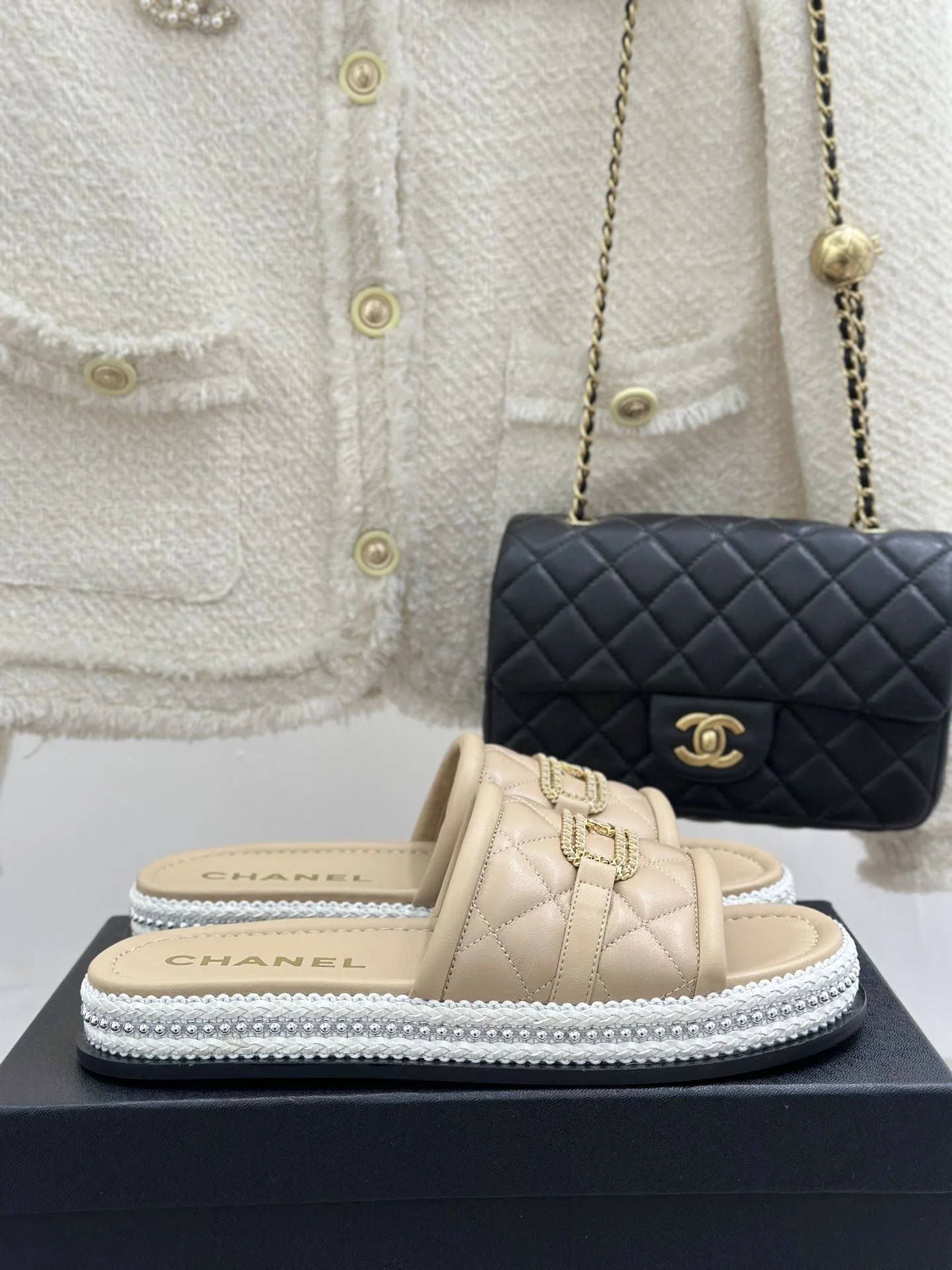 RelaxedFit Chanel Slippers 17696