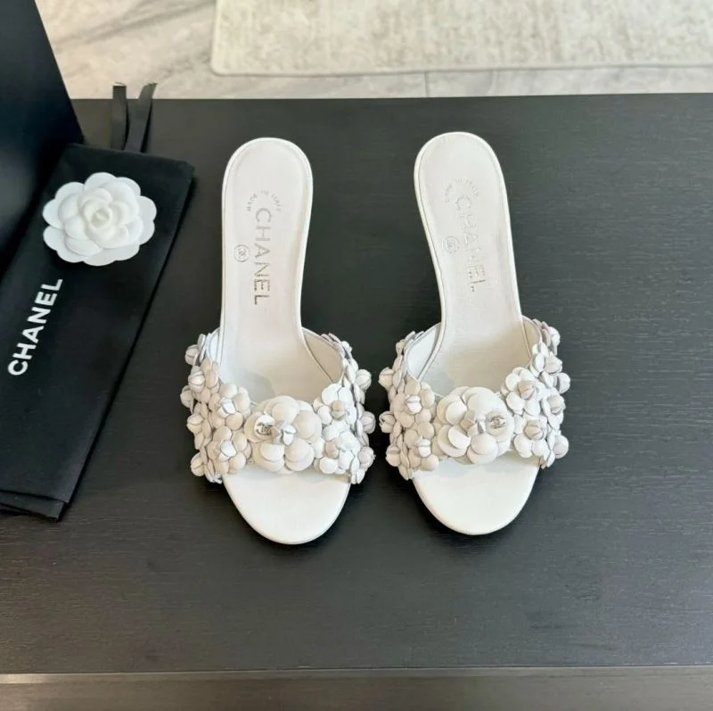 Elegant Chanel Slippers 17687
