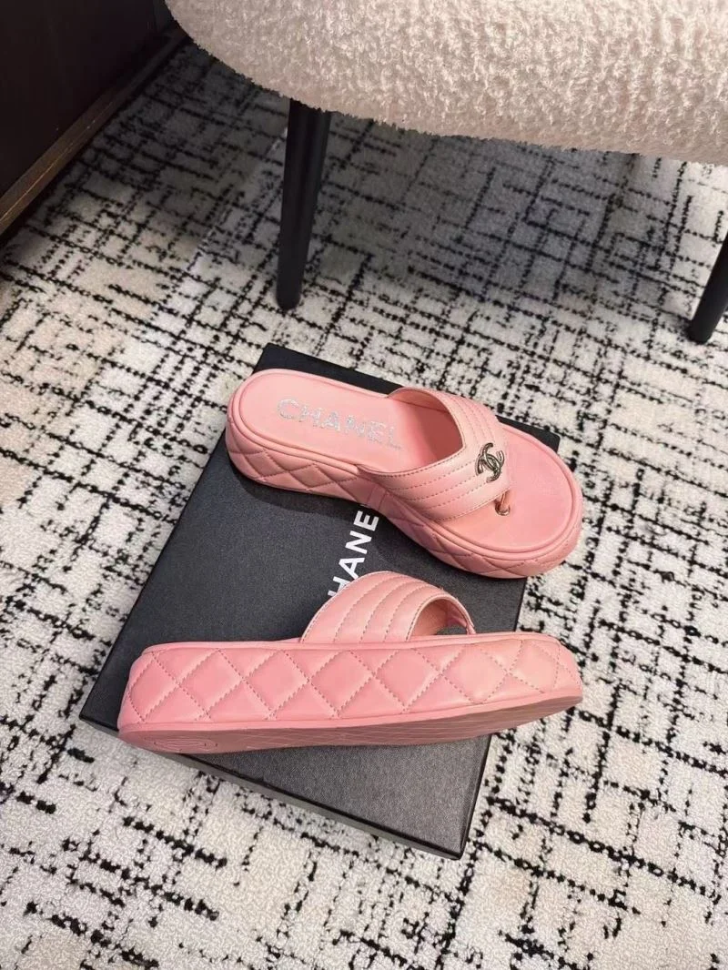 Chanel Slippers Minimalist 17653