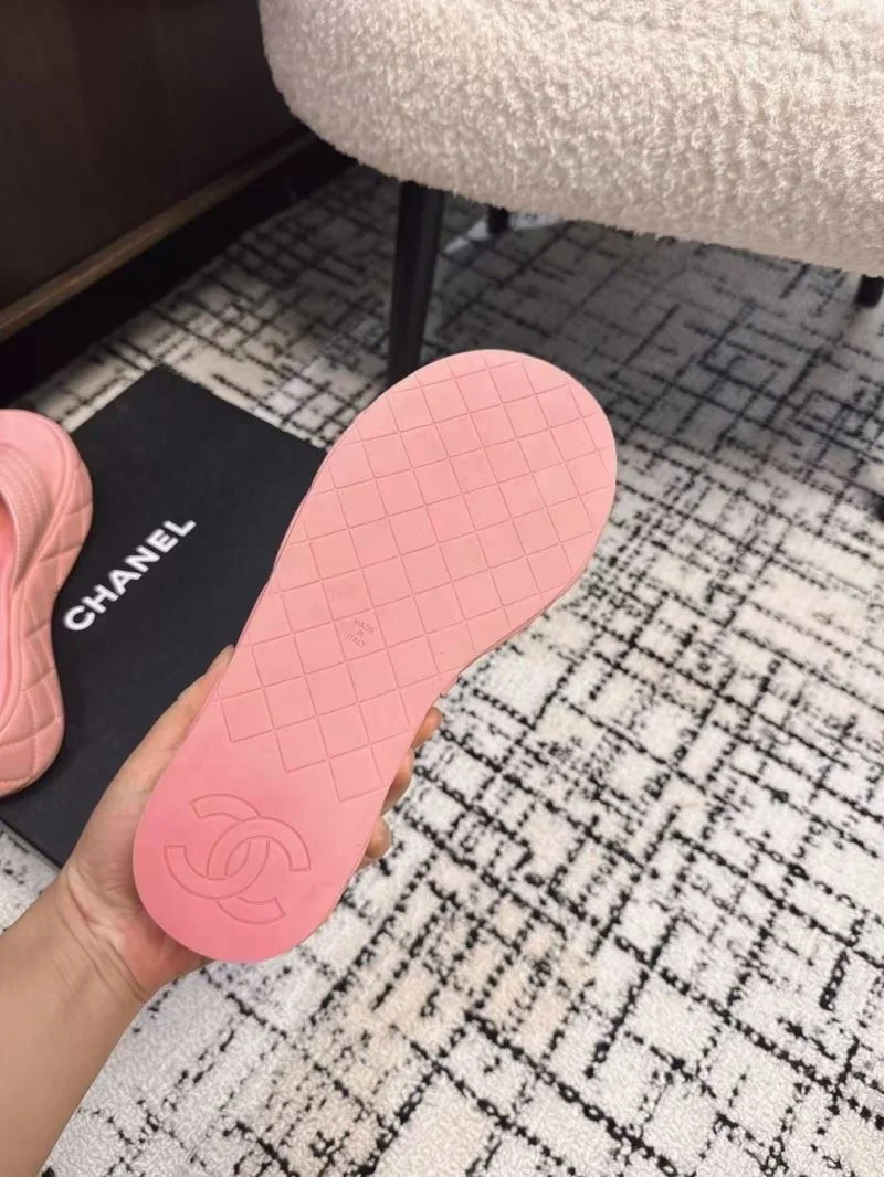 Chanel Slippers Minimalist 17653