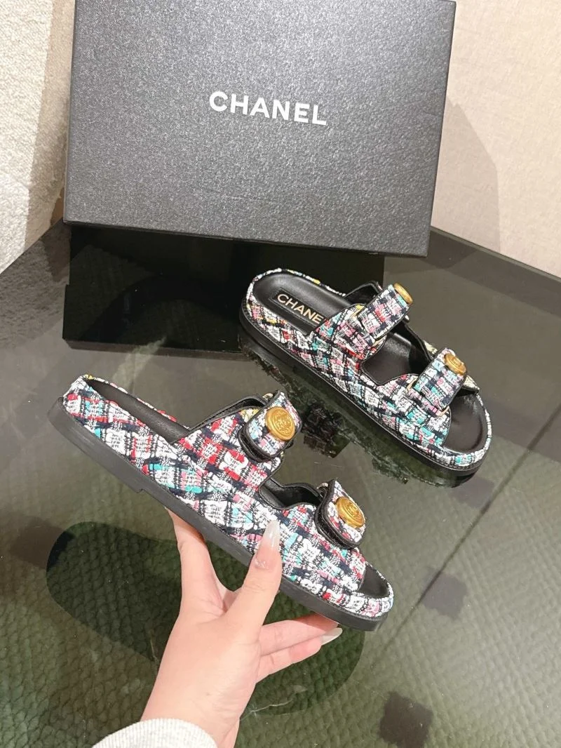 Unisex Chanel Slippers 17621