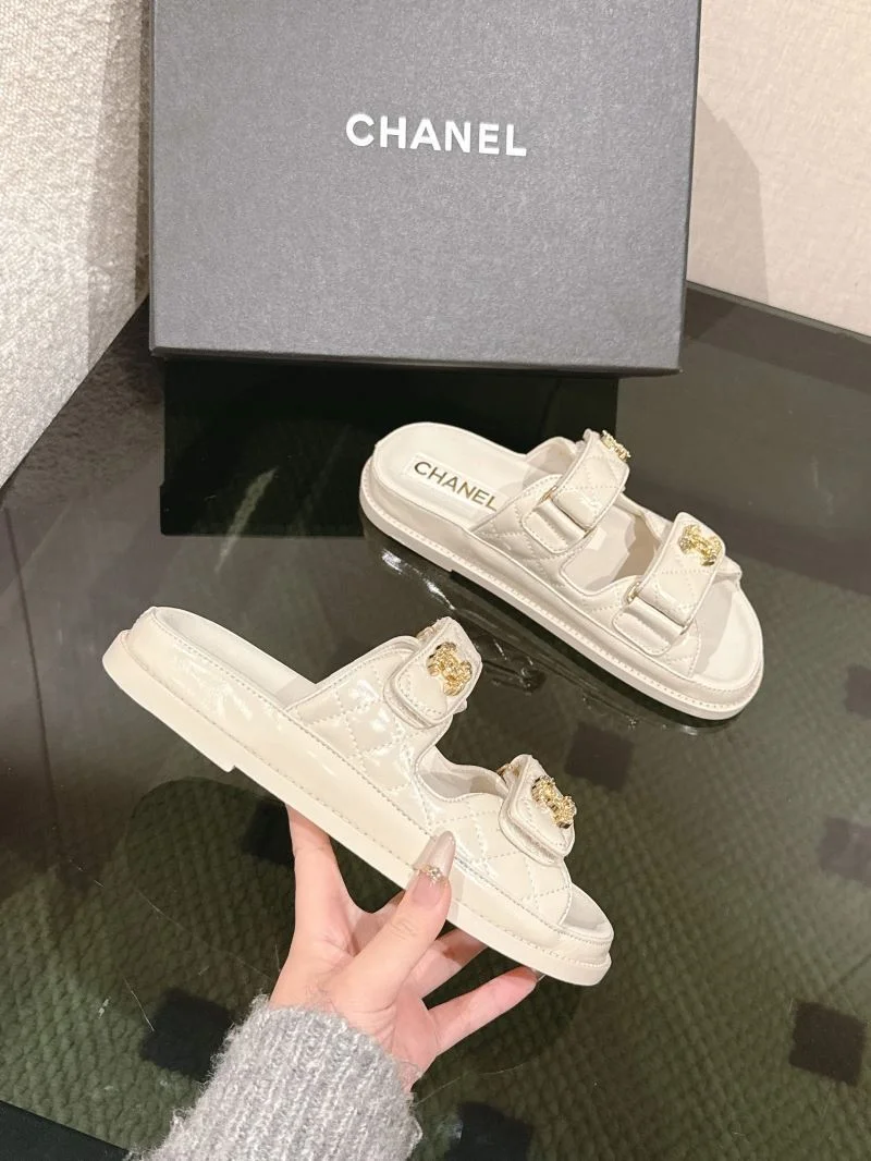 Sleek Chanel Slippers 17617