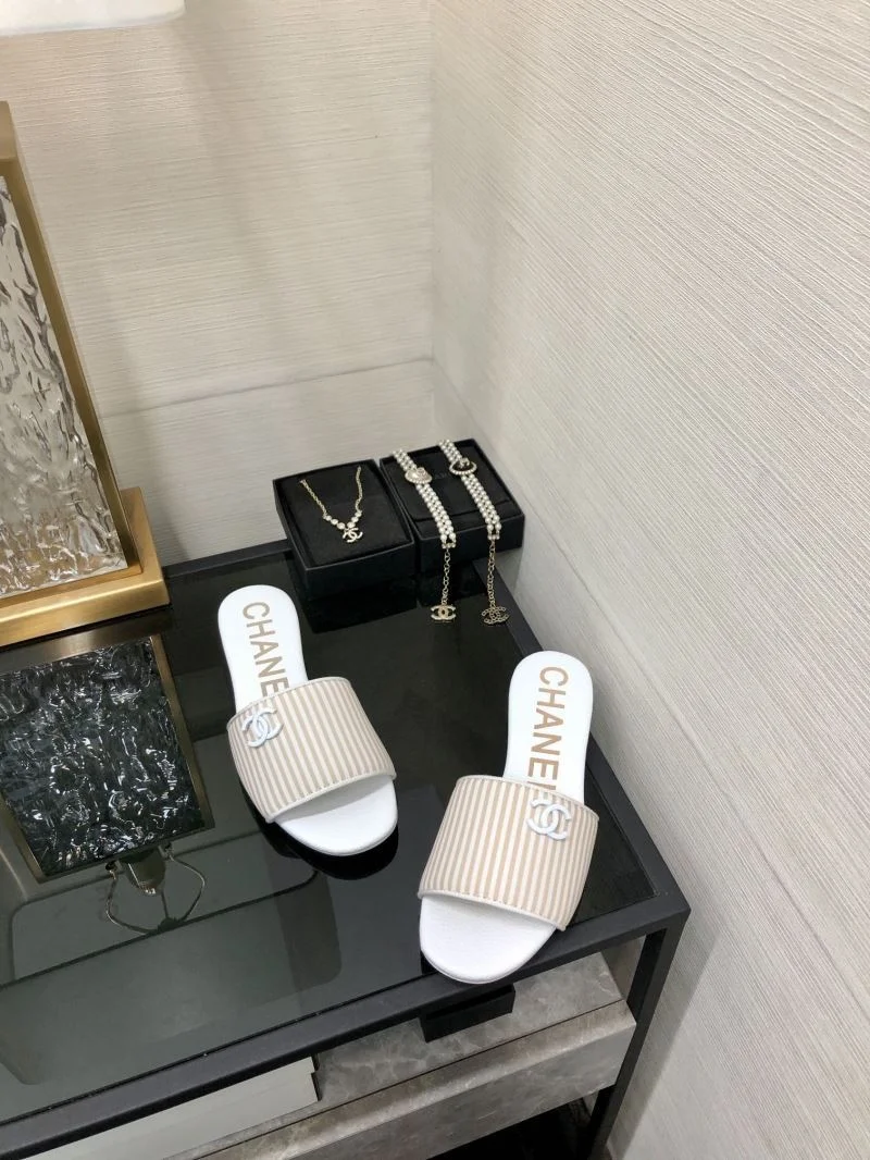 WellDesigned Chanel Slippers 17584