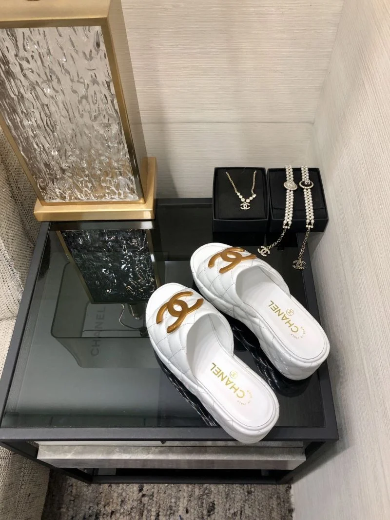 Sleek Chanel Slippers 17568