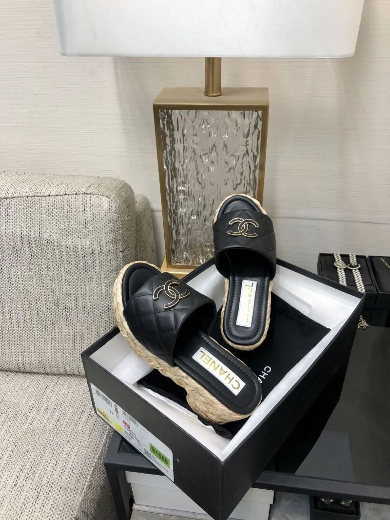 Timeless Chanel Slippers 17567