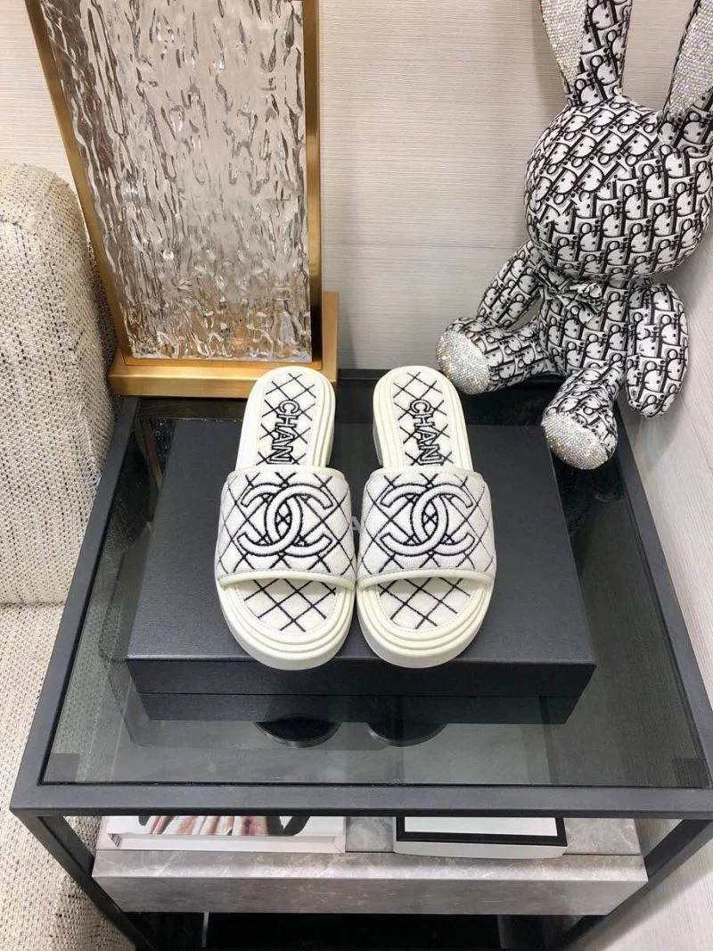 Chanel Slippers Comfortable 17542
