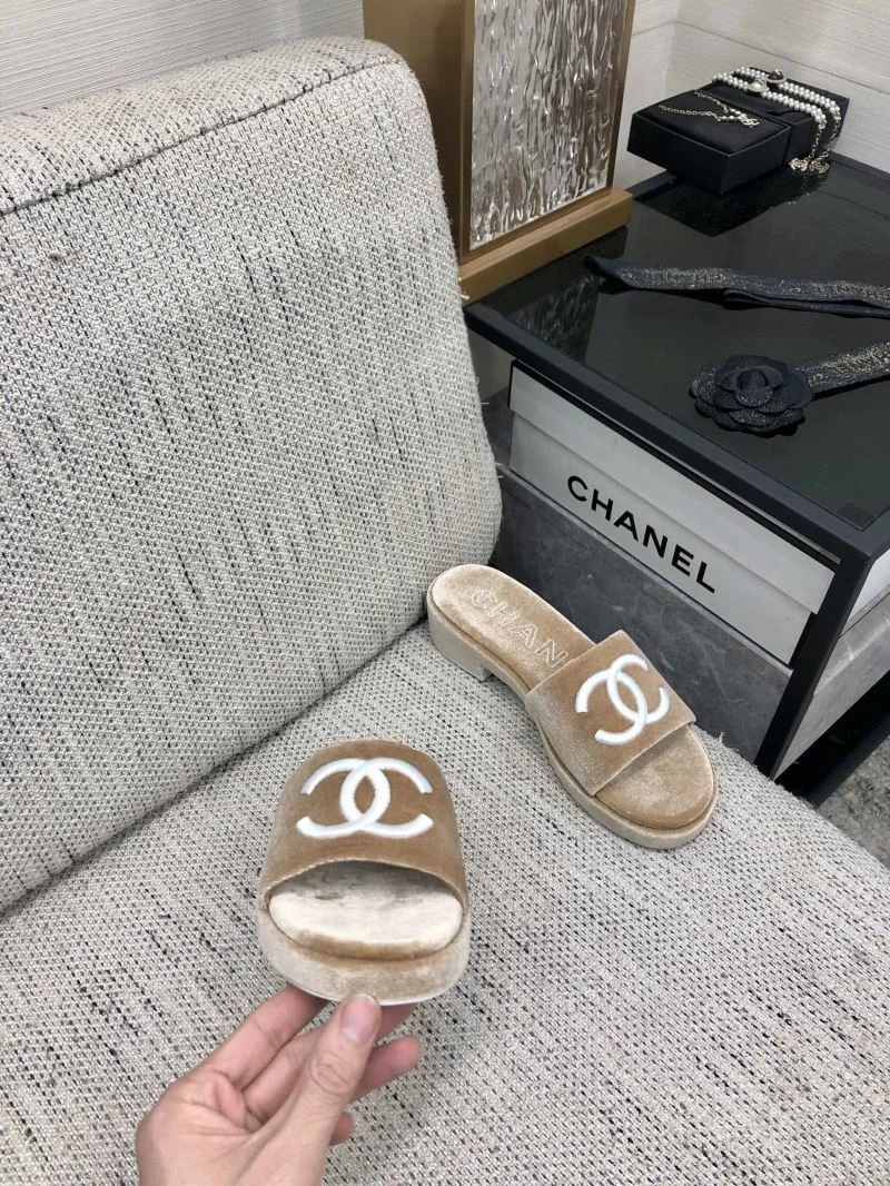 Chanel Slippers WeatherProof 17535