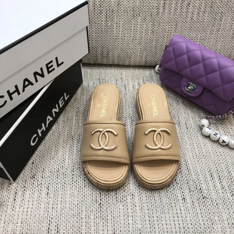 Vibrant Chanel Slippers 17520