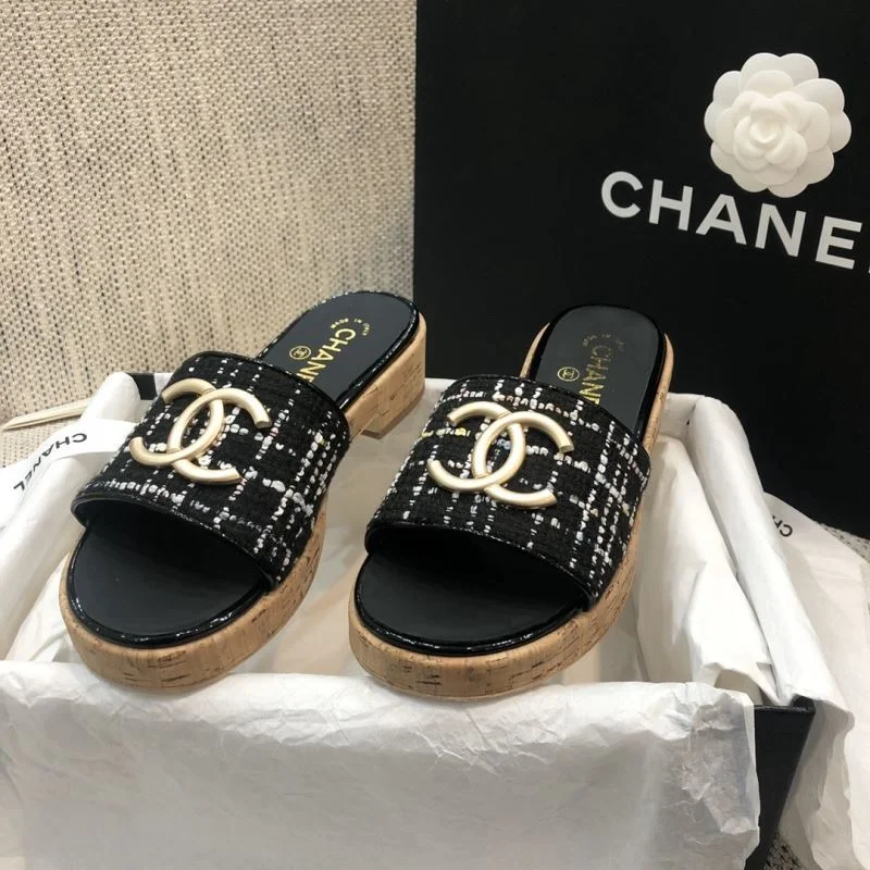 Fashionable Chanel Slippers 17521