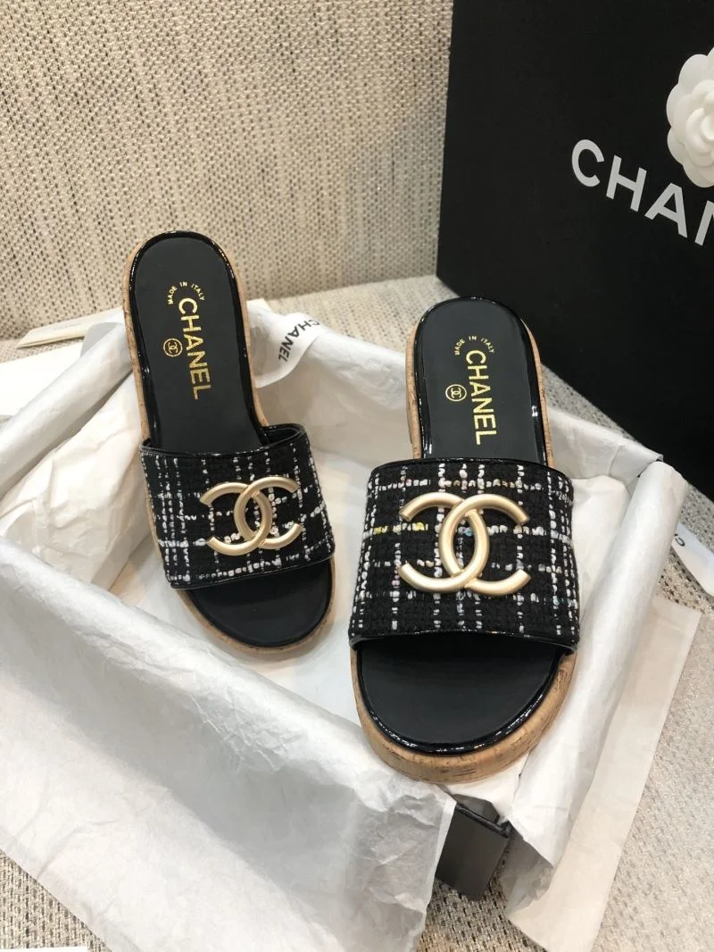 Fashionable Chanel Slippers 17521