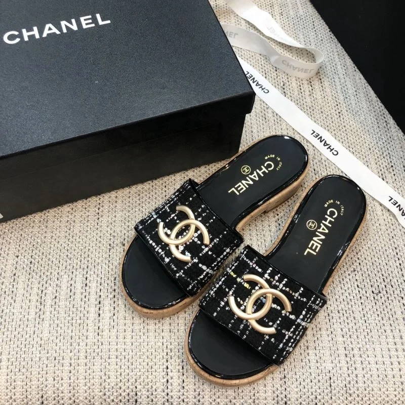 Fashionable Chanel Slippers 17521