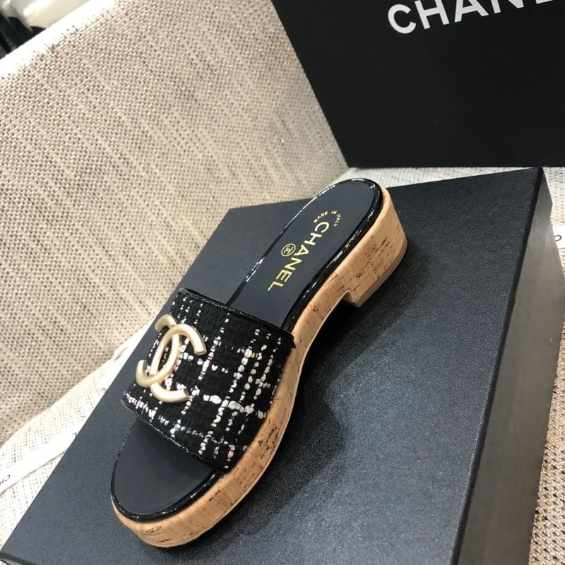 Fashionable Chanel Slippers 17521