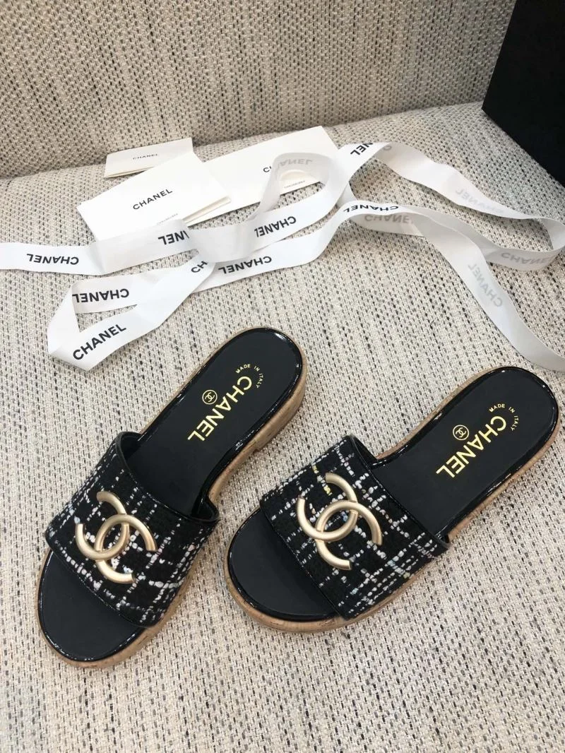 Fashionable Chanel Slippers 17521