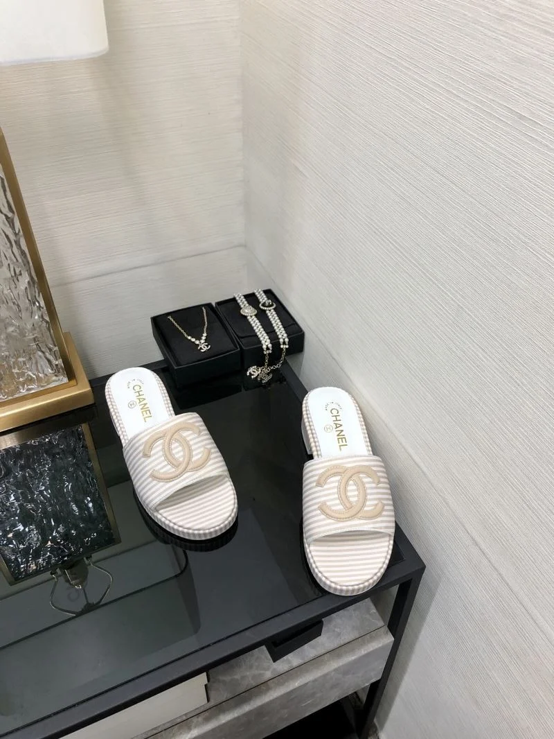 Effortless Chanel Slippers 17578