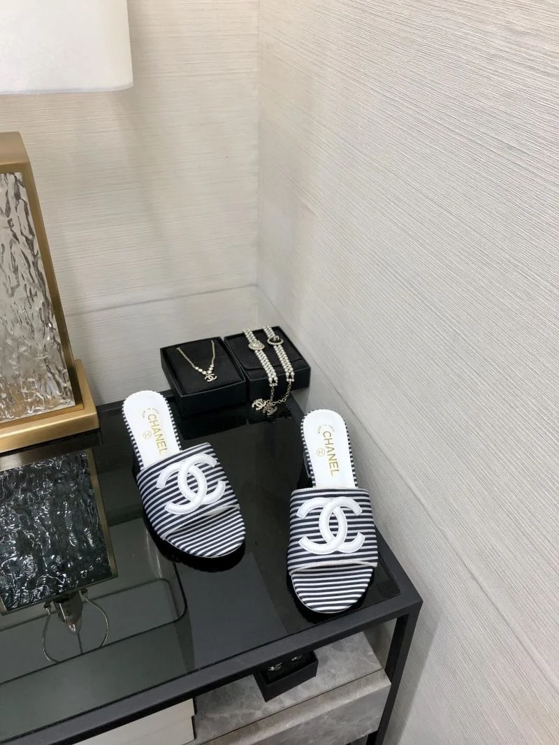 MoistureWicking Chanel Slippers 17493