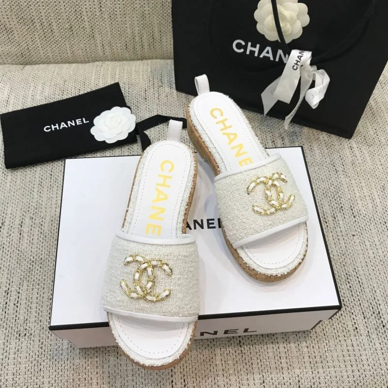 Vibrant Chanel Slippers 17487