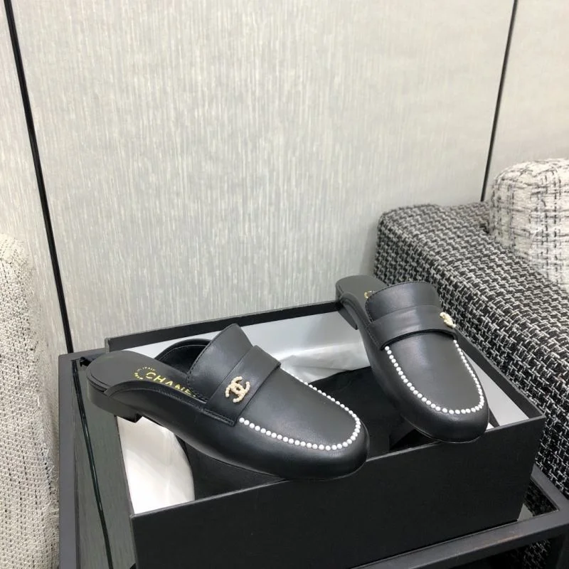 Chanel Slippers Sleek 17479
