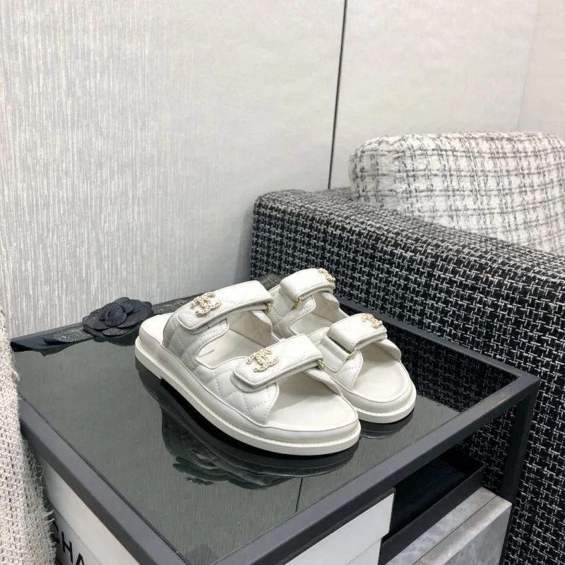 TechFriendly Chanel Slippers 17455