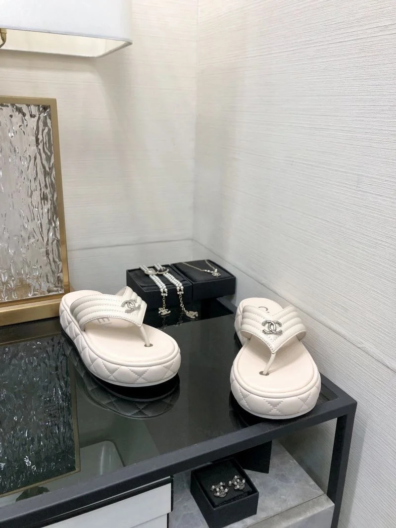 Chanel Slippers EasyMatch 17440